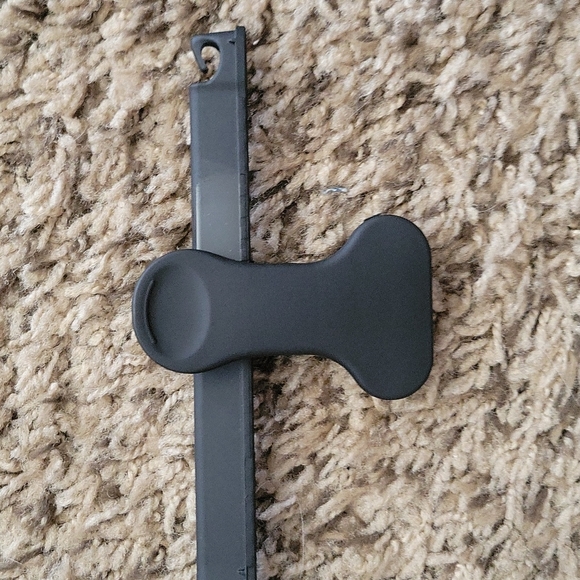 Prada hangers - Picture 3 of 3